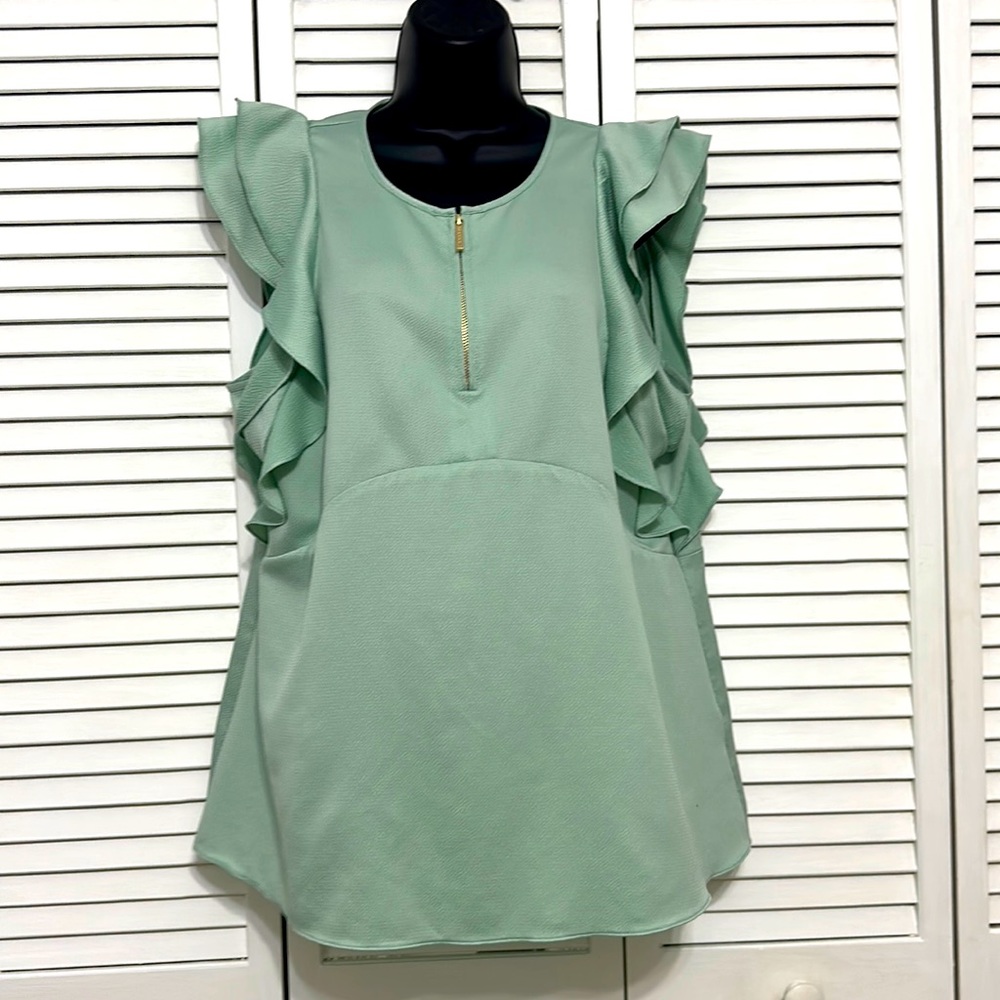 Michael Kors Sea Foam Mint Green Flutter Ruffle Short Sleeve Gold Accent Large